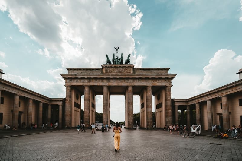 Web Design Berlin Mitte ·
your local partner